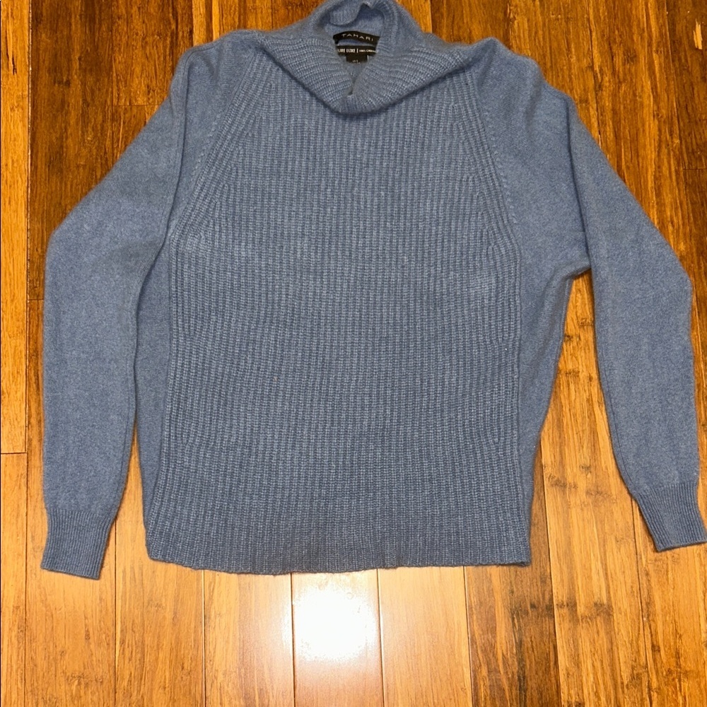 Tahari Slate Blue Pure Luxe Women’s 100% Cashmere Sweater Size Small